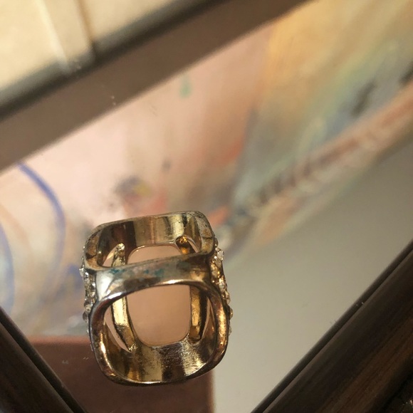 Beautiful Pink Stone And Rhinestone Ring - Picture 6 of 9